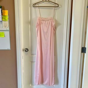 Vintage light pink nightdress 🎀